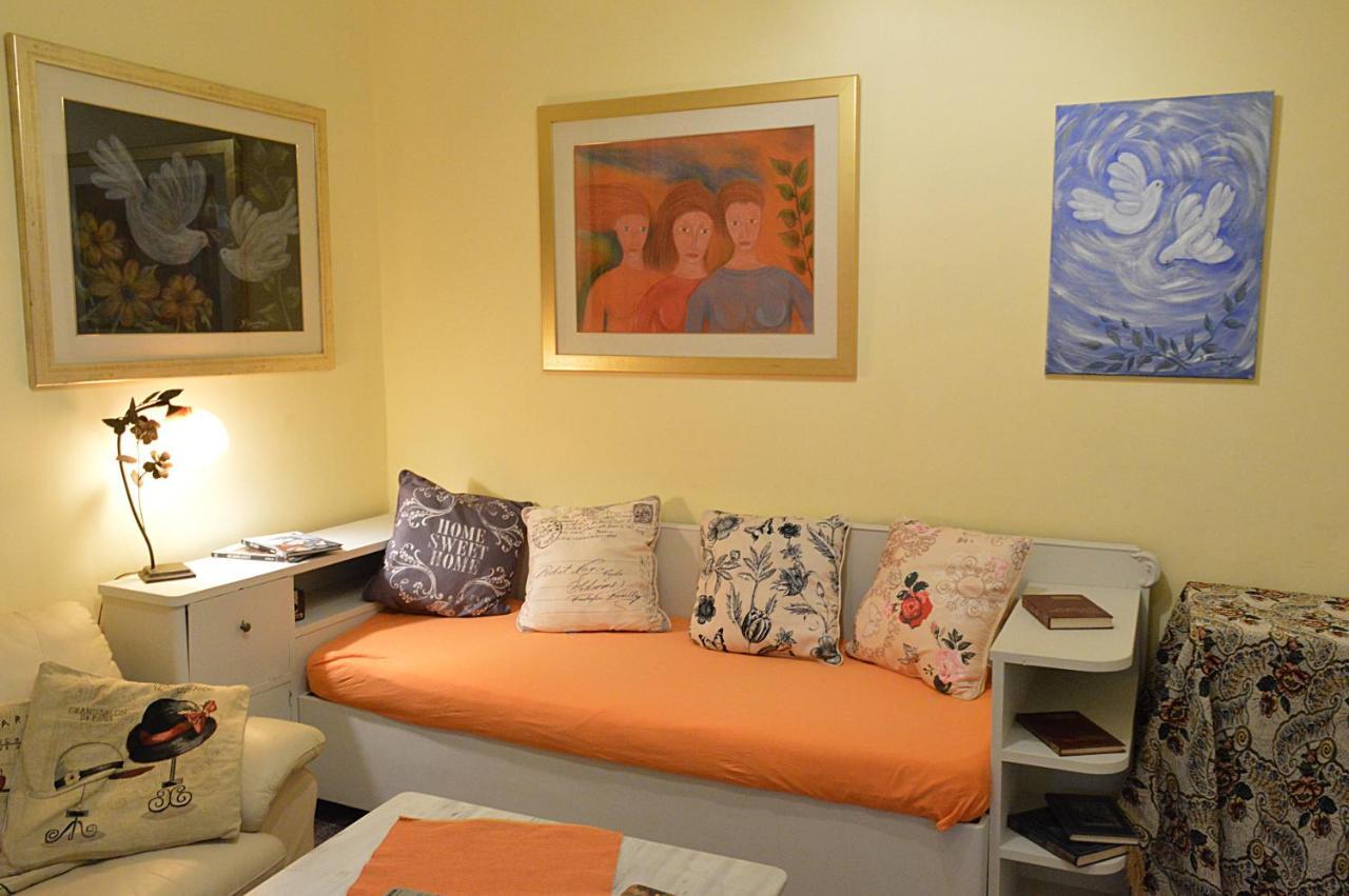 Apartamento Pireas Port Next To Metro Artistic House Exterior foto